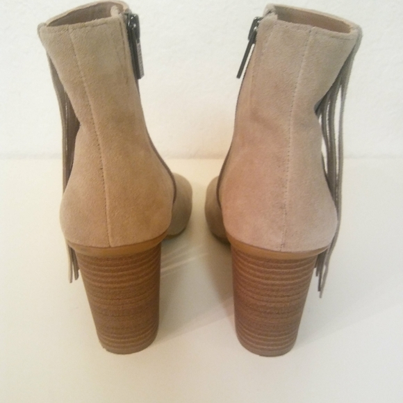 Kenneth Cole Reaction Fridah Cool Suede Booties - Picture 5 of 8